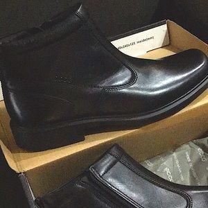 Ecco mid cut boots - black men’s